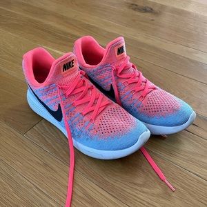 Nike Women's Lunarepic Low Flyknit 2 Running Shoe